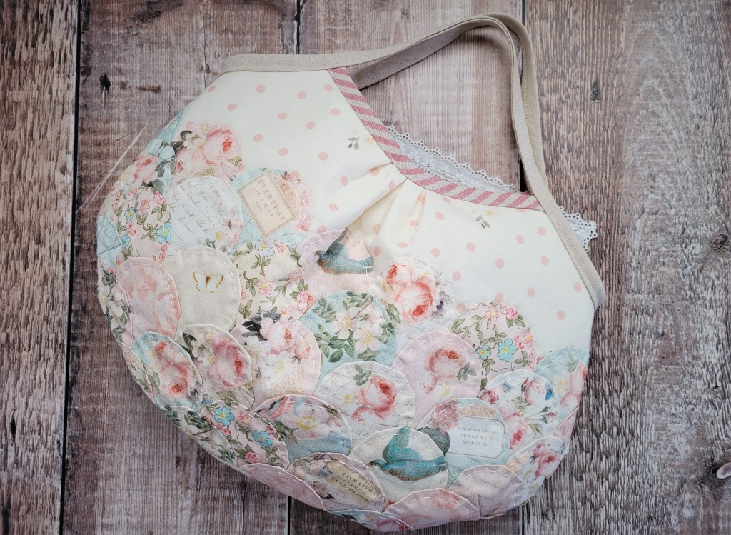 Rose and Violet Garden Clamshell Granny Bag